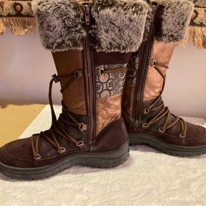 EUC Skechers Winter Boots Size 8